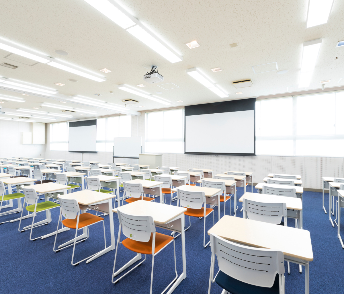 多目的ホールの写真